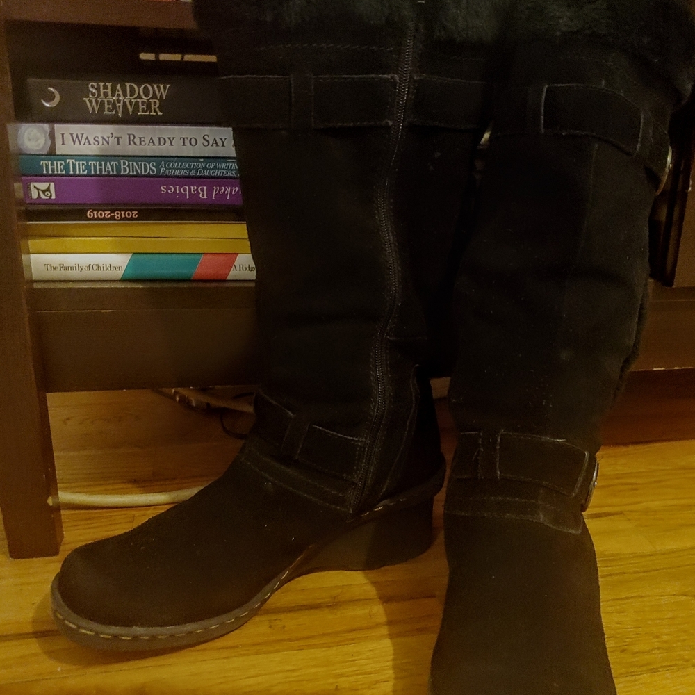 Black Fur Lined Bare Trap Boots